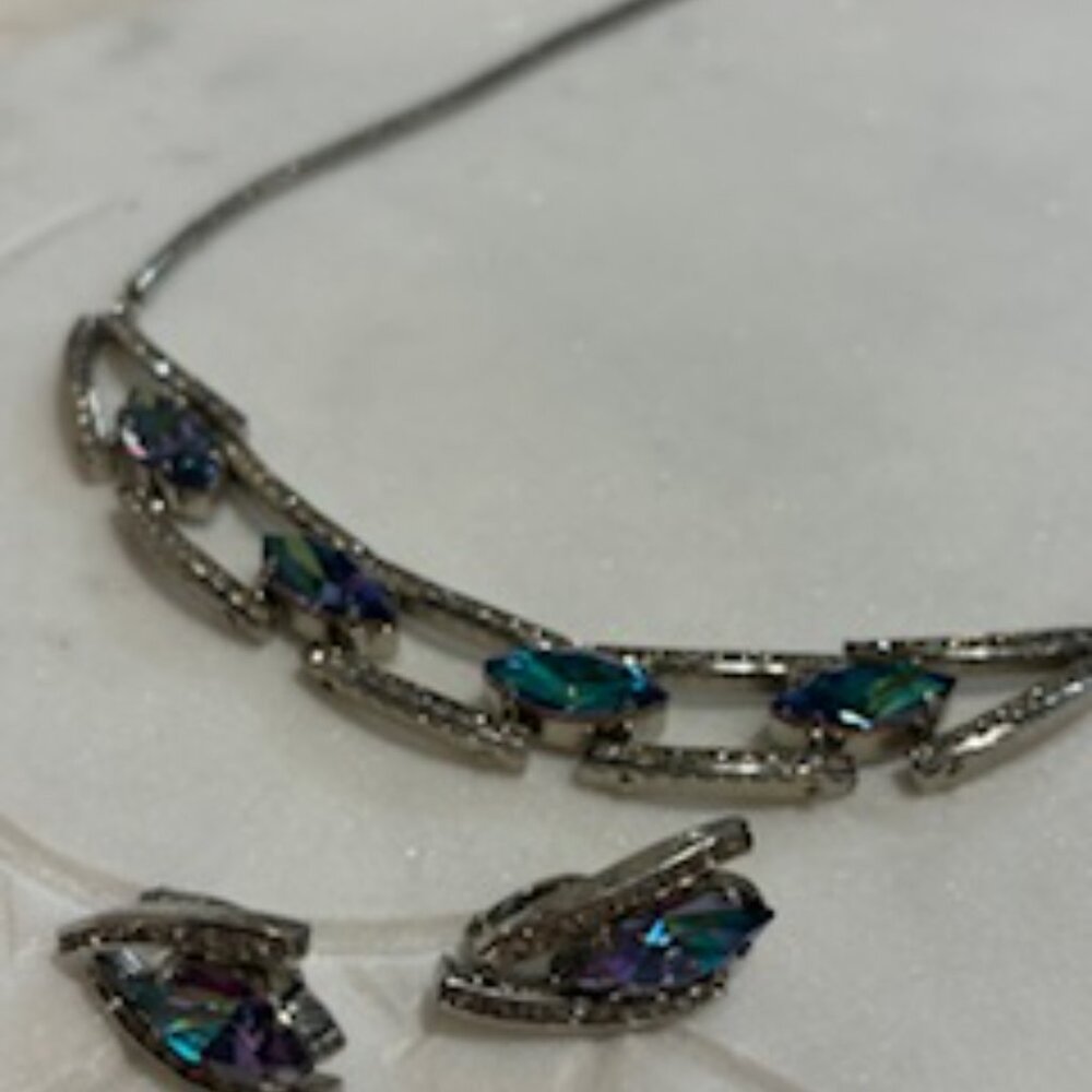 Vintage Esha Randel Silver-toned Necklace and Earrings(with box)